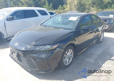 2025 Toyota Camry Le z USA, uszkodzony, nr VIN 4T1DAACK8SU003494